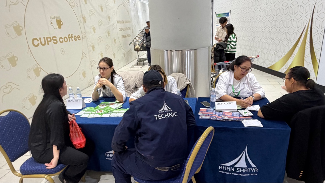 Акция ЗОЖ в  ТРЦ «Хан-Шатыр», приуроченная ко Всемирному дню психического здоровья
